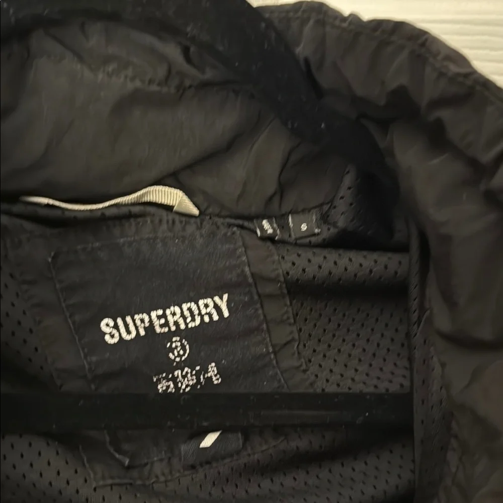 Superdry Men's Black and Red Windbreaker Jacket - Picture 3 of 3